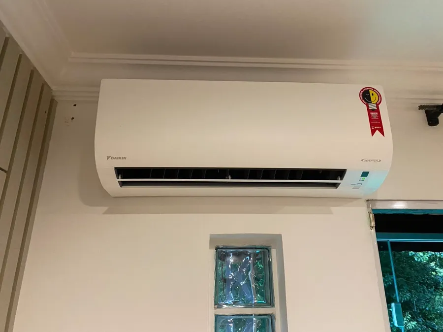 Ar-condicionado split hi-wall instalado pela MG Climatização